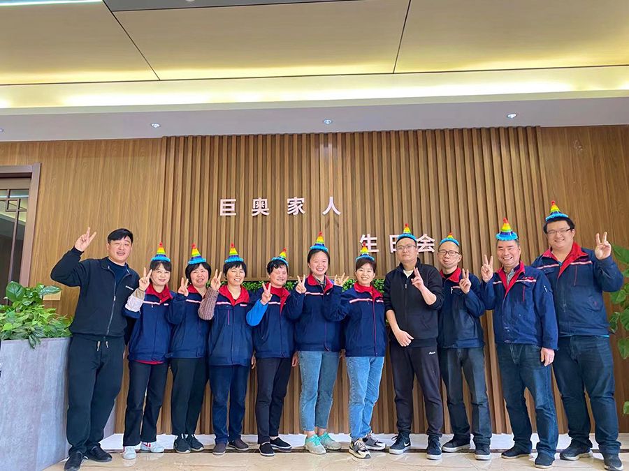 巨奧家人們：工作再忙，也不妨一起歡聲笑語(yǔ)過(guò)生日